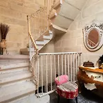Traditional Maltese Private Maisonette With Front Balcony - Appartamento La Valletta