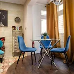 Appartamento Traditional Maltese Private Maisonette With Front Balcony -