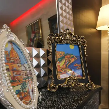 Traditional Maltese Private Maisonette With Front Balcony - Apartamento Valeta