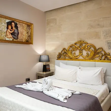 Traditional Maltese Private Maisonette With Front Balcony -