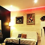 Traditional Maltese Private Maisonette With Front Balcony - شقة *