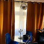 Traditional Maltese Private Maisonette With Front Balcony - فاليتا