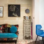 Traditional Maltese Private Maisonette With Front Balcony - Apartment
