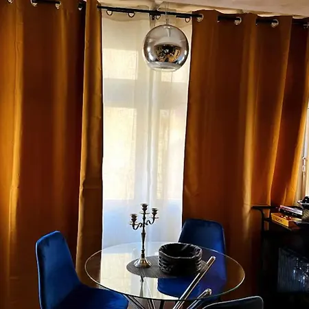 Traditional Maltese Private Maisonette With Front Balcony - Valletta