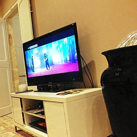 Traditional Maltese Private Maisonette With Front Balcony - Valletta