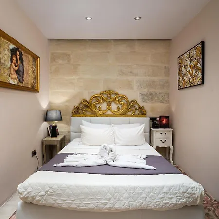 アパート Traditional Maltese Private Maisonette With Front Balcony - *