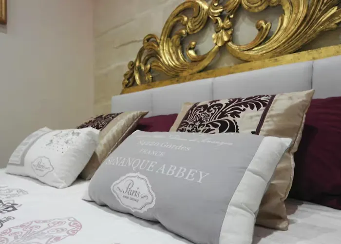 Traditional Maltese Private Maisonette With Front Balcony -