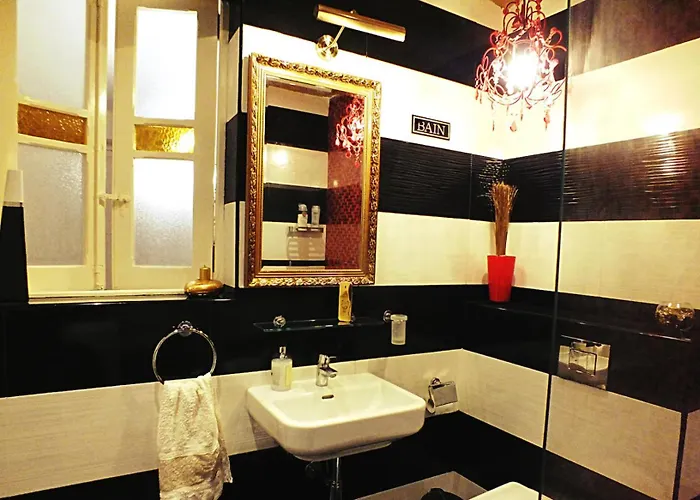 Traditional Maltese Private Maisonette With Front Balcony - Appartement